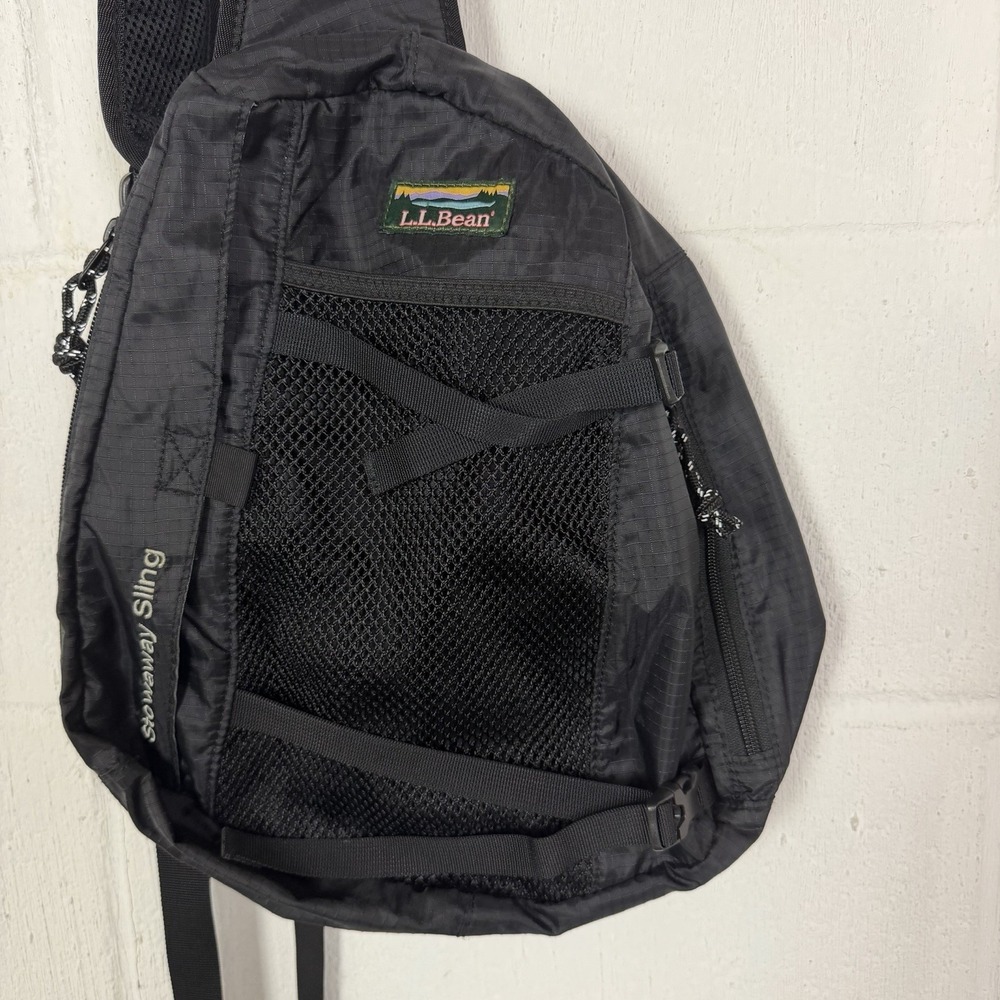 LL Bean Stowaway Sling Crossbody Bag Black Hiking Lightweight Travel Daypack - Picture 2 of 13